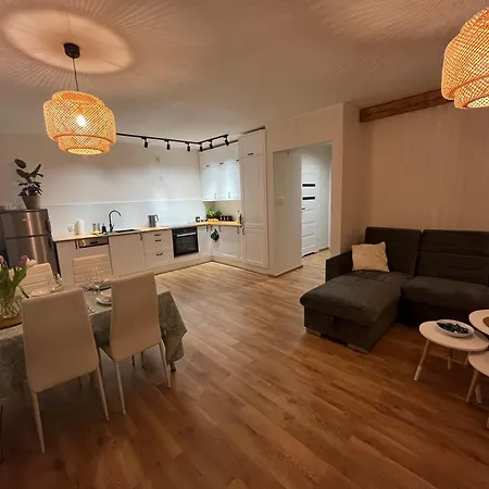 Przy Kominku * ויסלאו